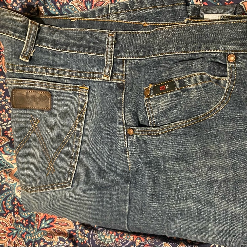 Wrangler Retros size 40 x 36 men’s
